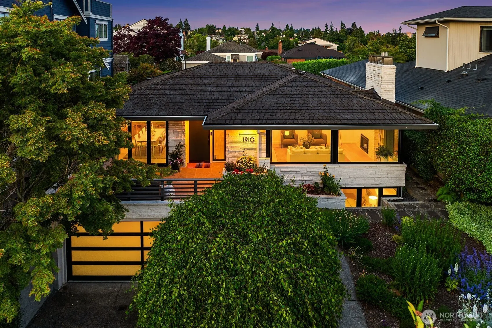 Property photo for 1910 Edgemont Place W, Seattle