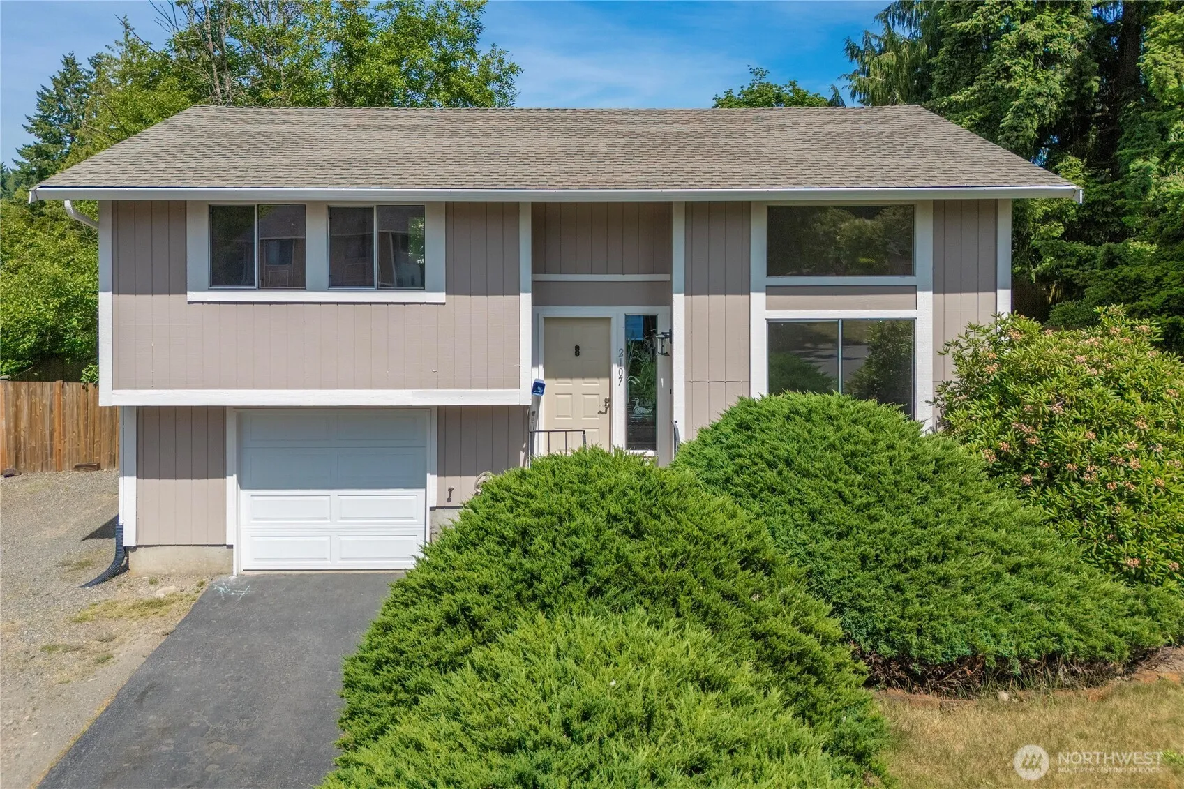 Property photo for 2107 25th Avenue Se, Puyallup