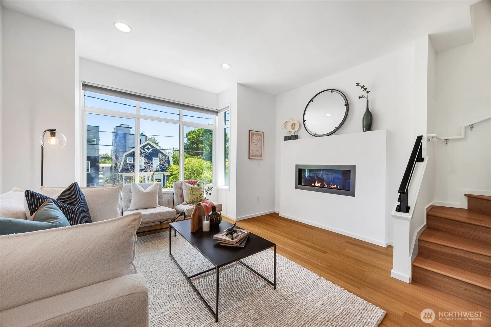 Property photo for 203 20th Avenue E, Seattle photo 4