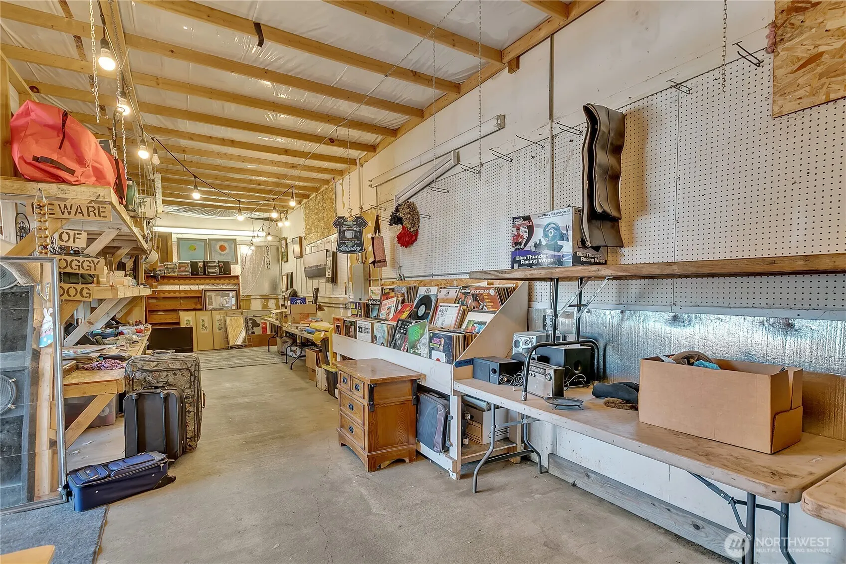 Property photo for 12327 Aqueduct Drive E, Tacoma photo 3
