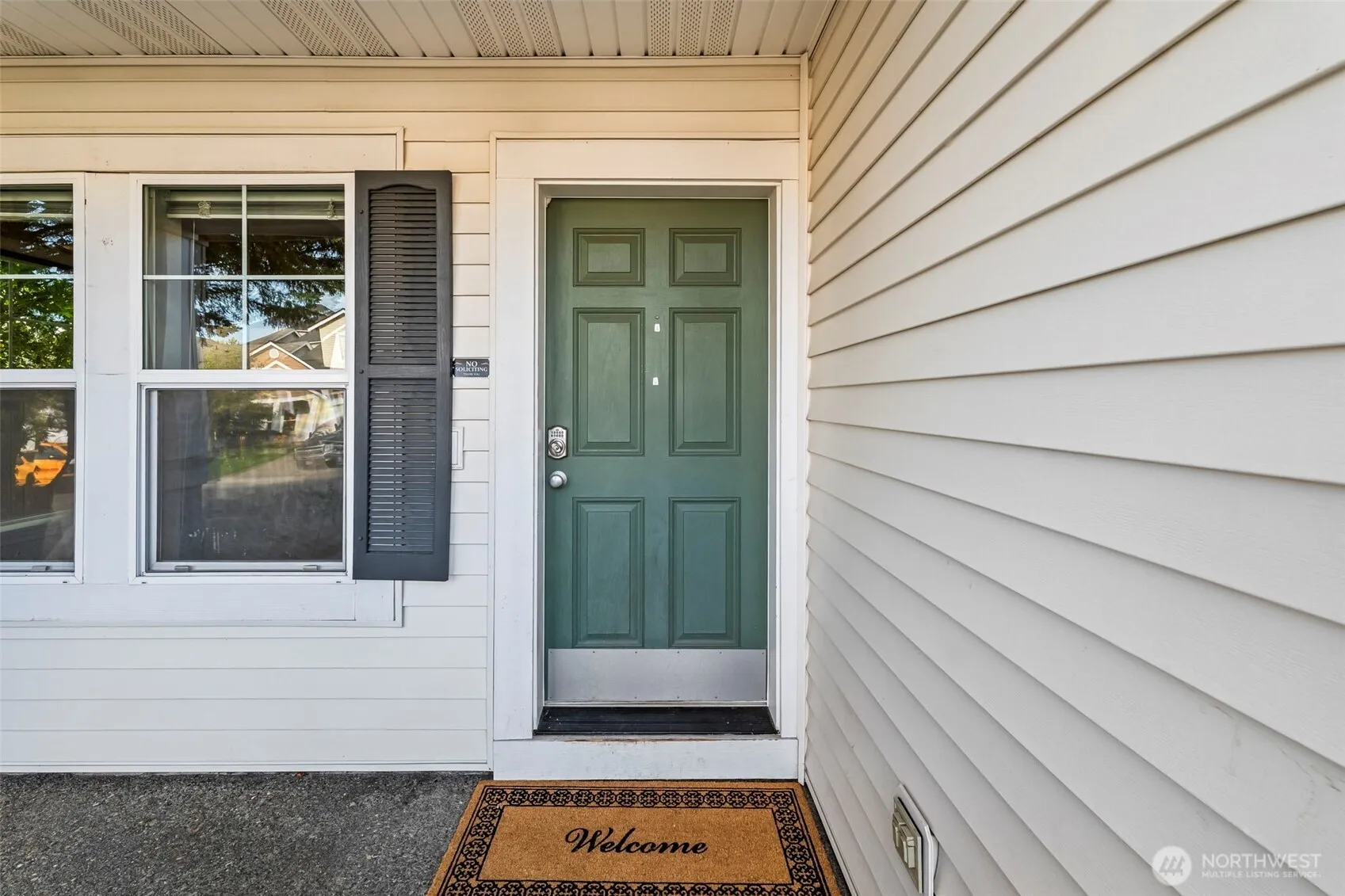 Property photo for 6723 Perry Avenue Se, Auburn photo 2