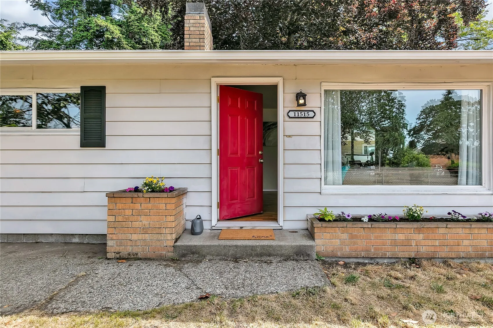 Property photo for 11515 Ainsworth Avenue S, Tacoma photo 3