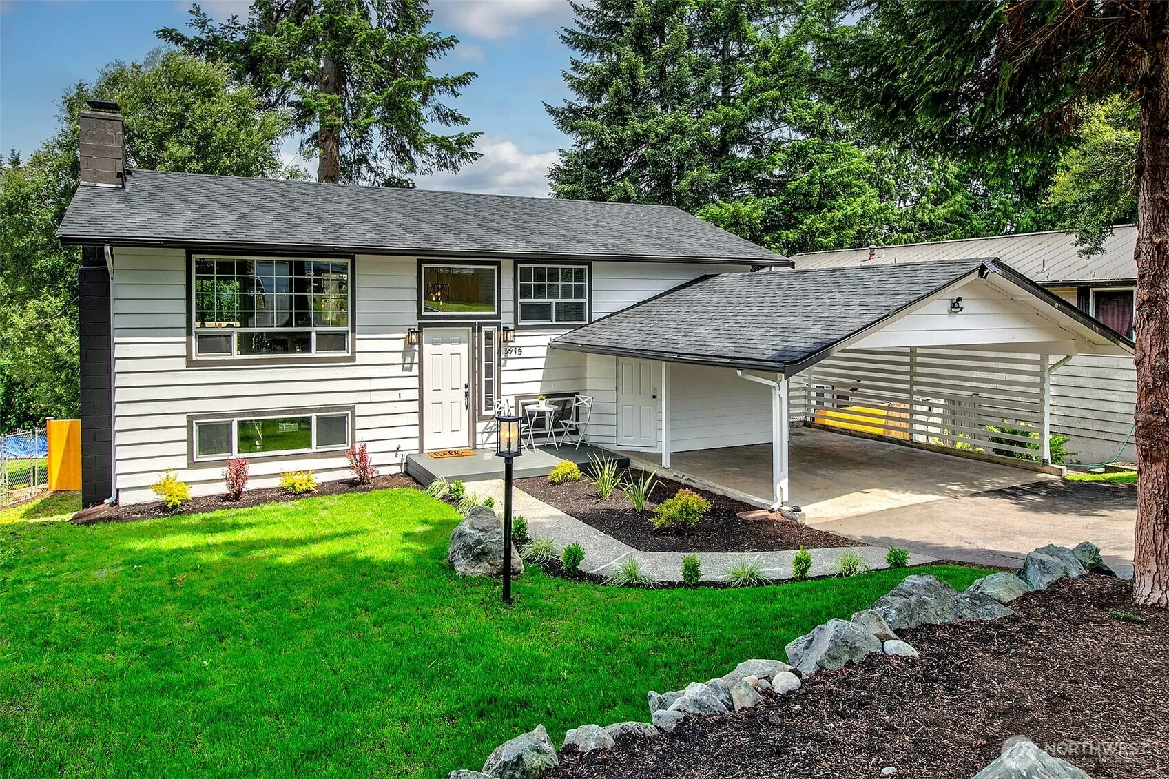 Property photo for 3915 180th Place Sw, Lynnwood