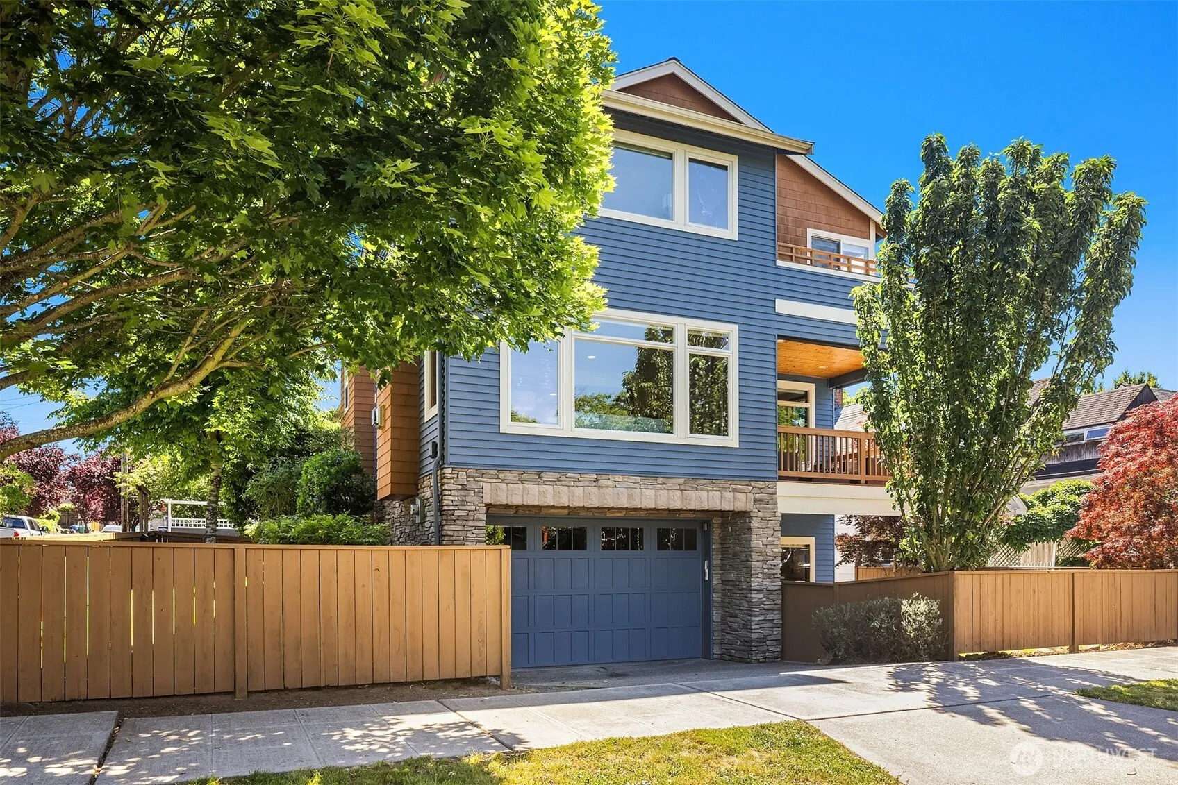 Property photo for 203 Ne 77th Street, Seattle