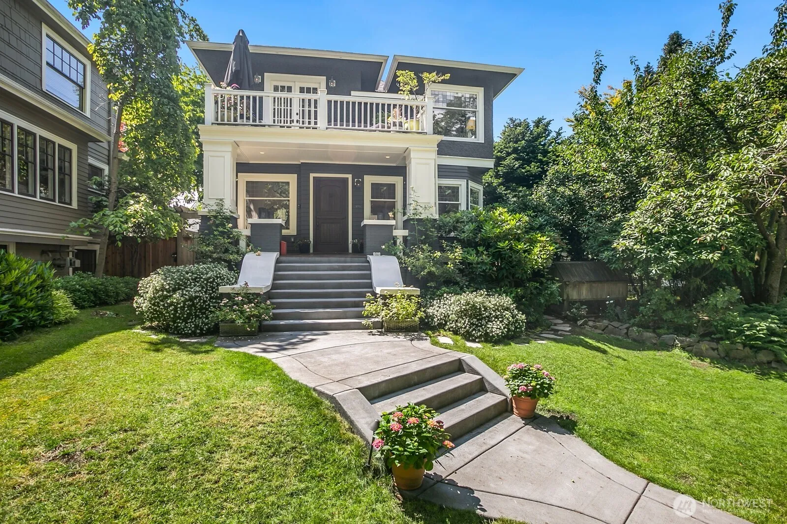 Property photo for 163 Mcgraw Place, Seattle photo 4