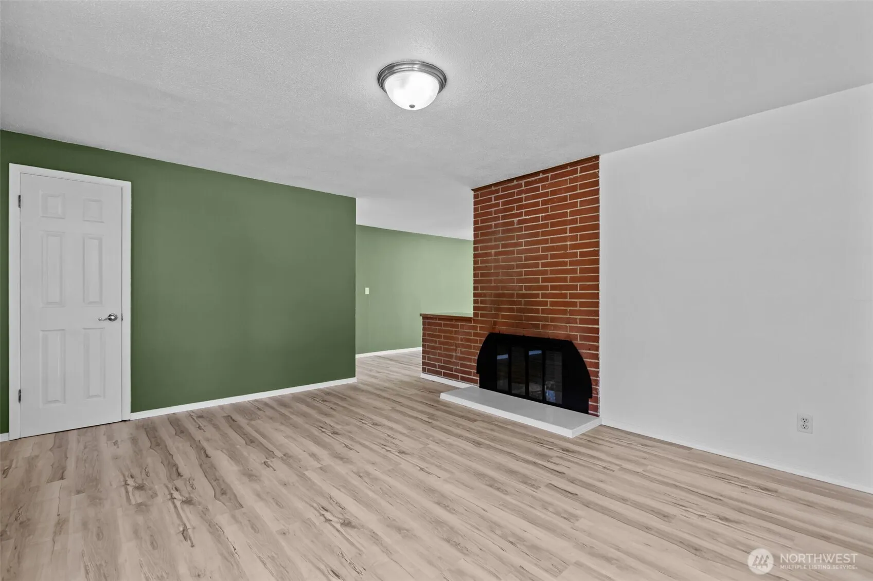 Property photo for 12524 Vickery Avenue E, Tacoma photo 3