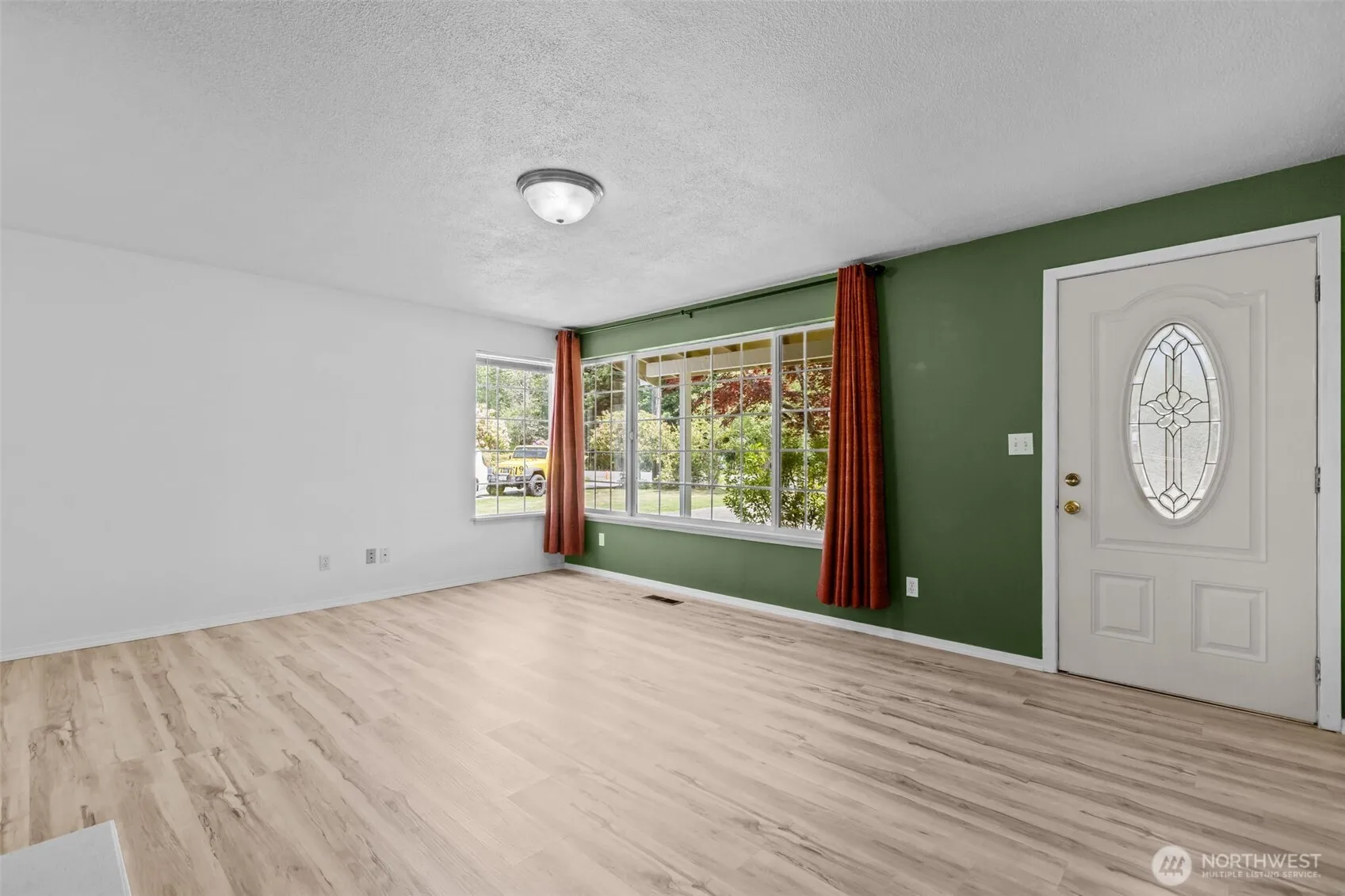 Property photo for 12524 Vickery Avenue E, Tacoma photo 5