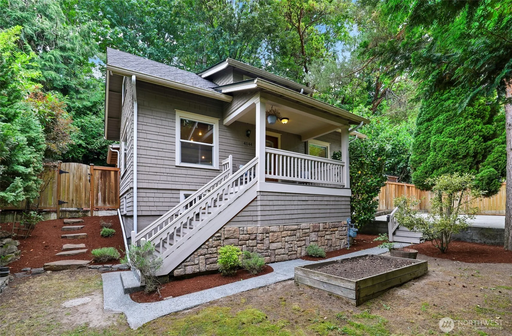 Property photo for 4144 Sw Orchard Street, Seattle