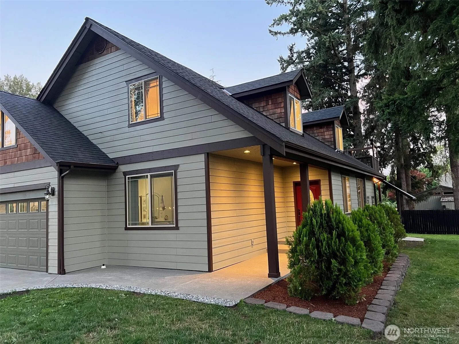 Property photo for 11026 Avondale Road Ne, Redmond photo 2