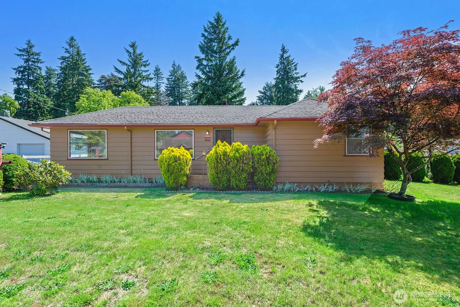 Property photo for 13718 20th Avenue Ne, Seattle photo 2