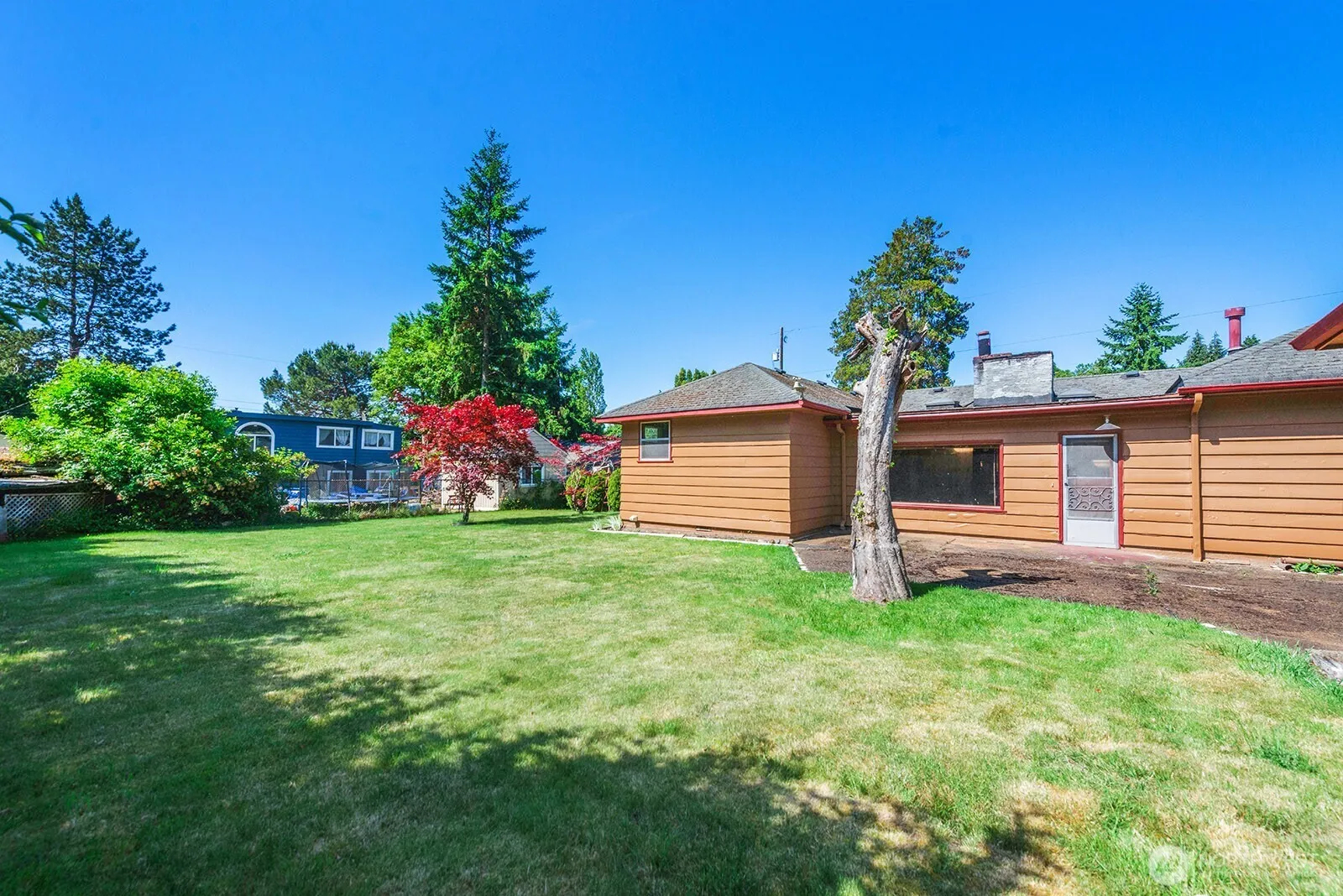 Property photo for 13718 20th Avenue Ne, Seattle photo 3