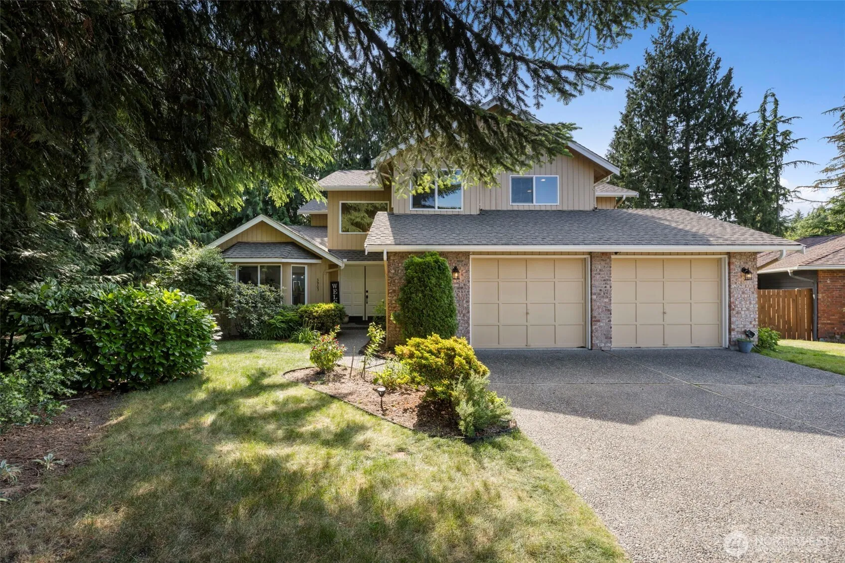 Property photo for 3905 109th Place Se, Everett photo 2