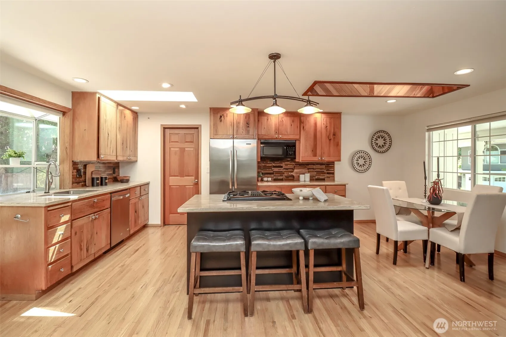 Property photo for 16220 Se 31st Street, Bellevue photo 3