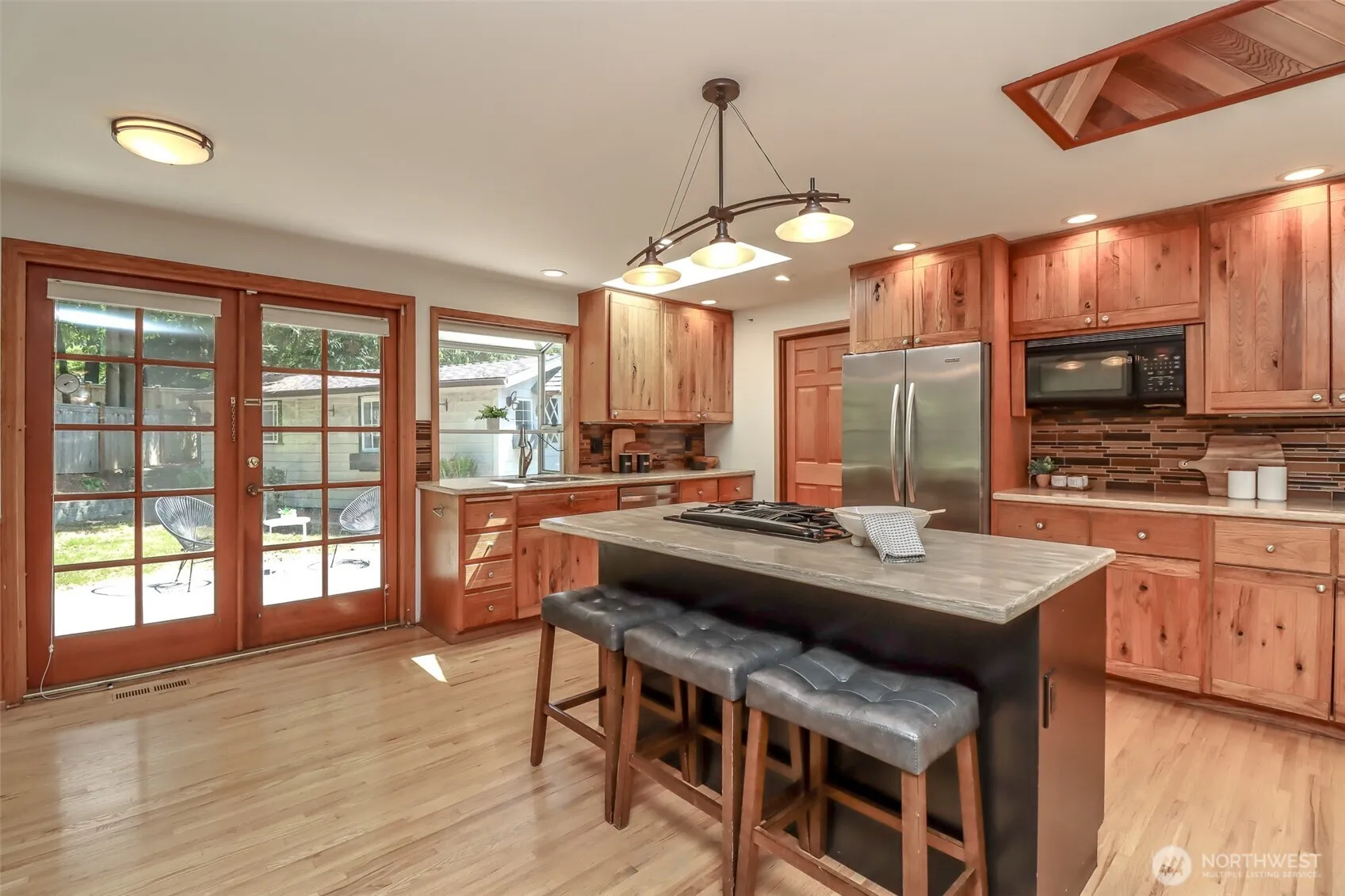 Property photo for 16220 Se 31st Street, Bellevue photo 2