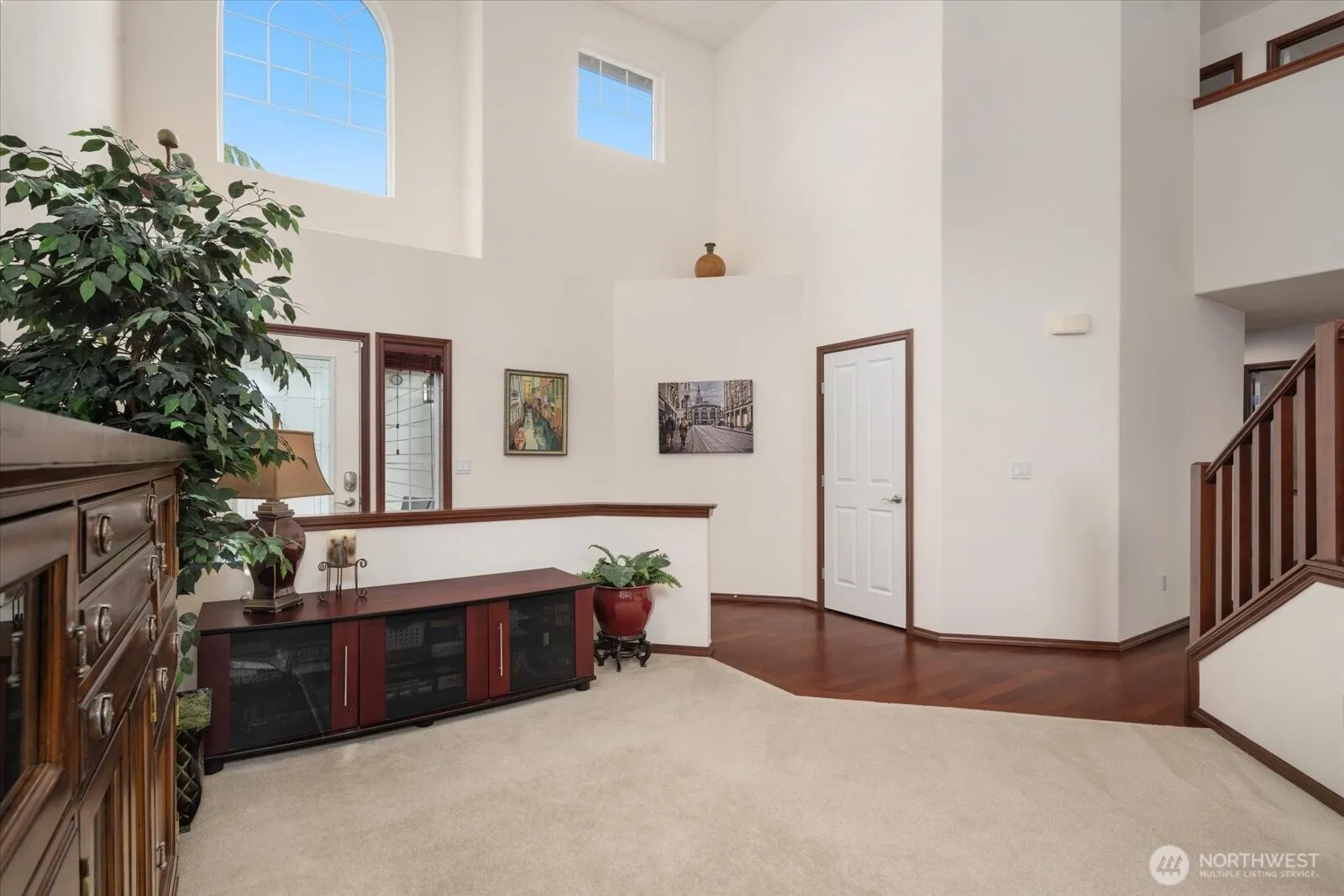 Property photo for 862 Ilwaco Place Ne, Renton photo 4