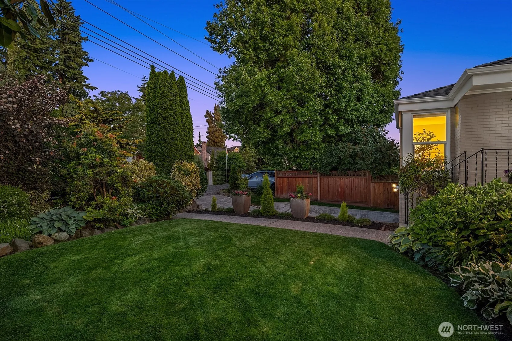 Property photo for 9021 Phinney Avenue N, Seattle photo 4