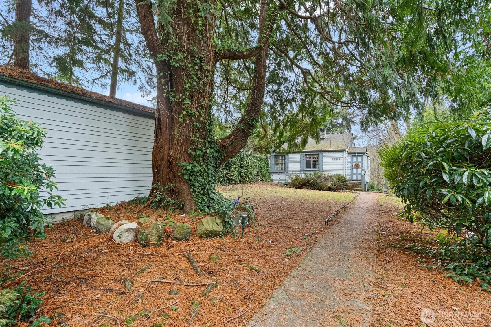 Property photo for 8837 29th Avenue Nw, Seattle photo 3