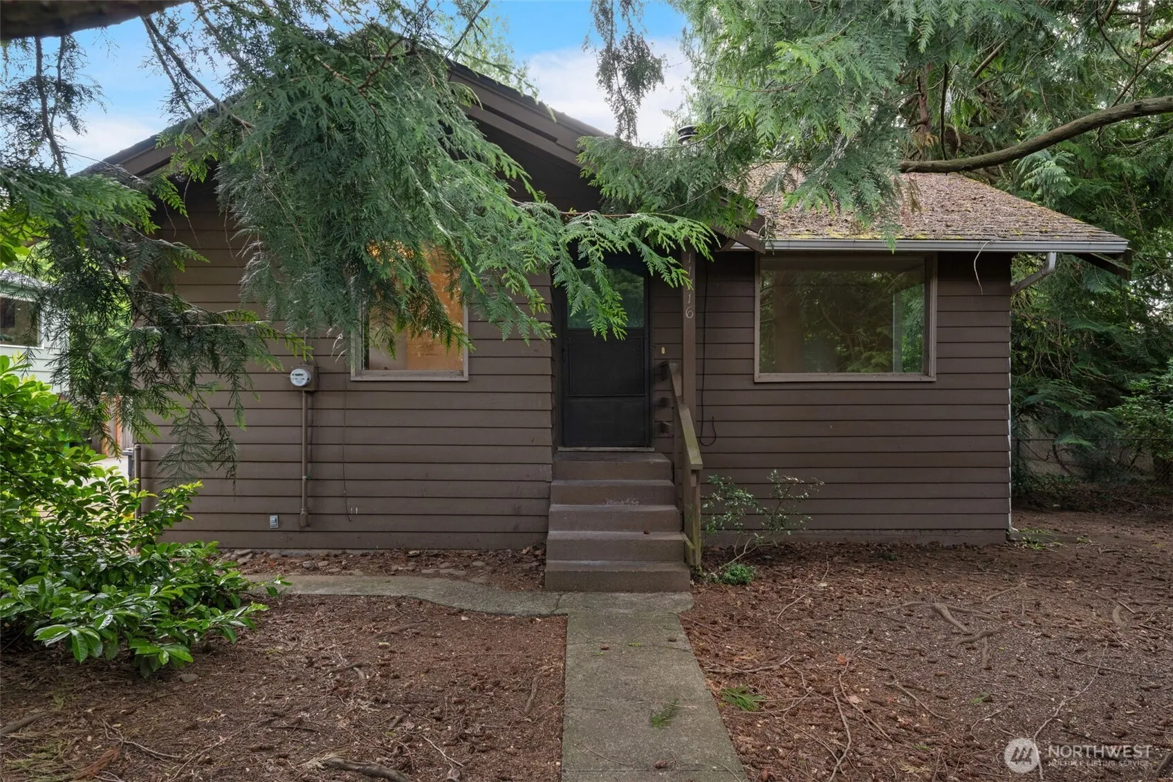 Property photo for 11716 16th Avenue Ne, Seattle photo 2