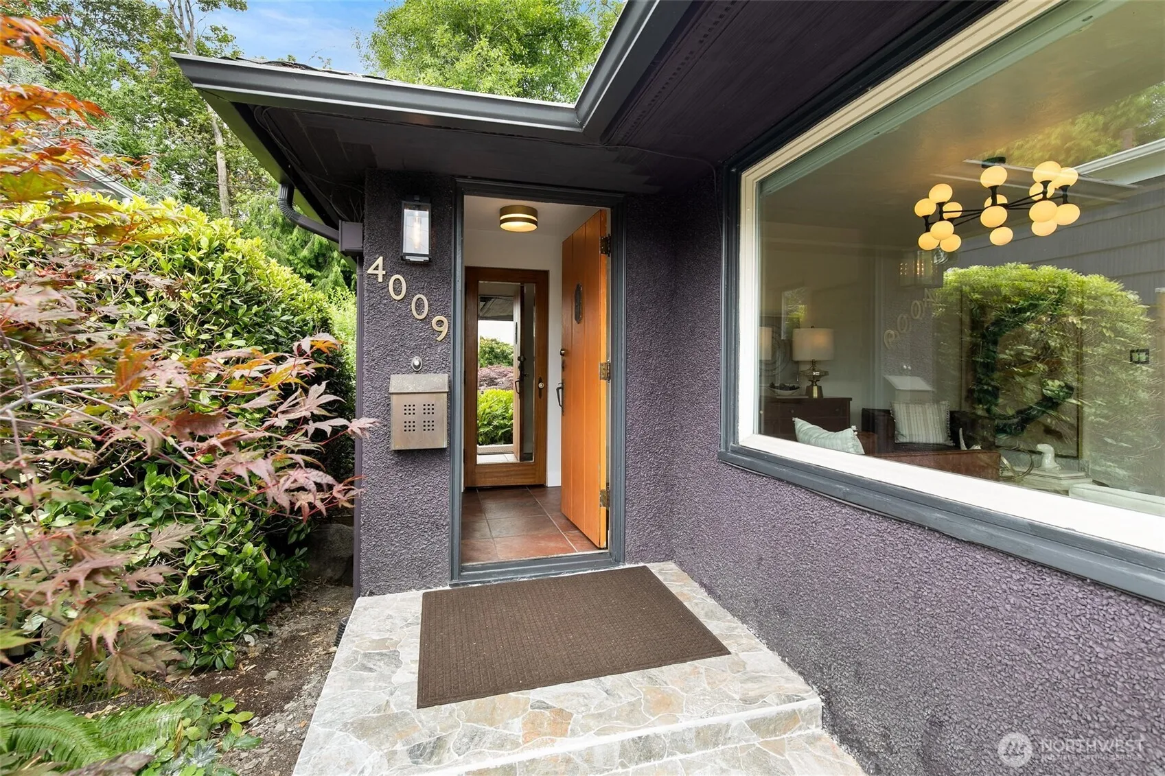 Property photo for 4009 32nd Avenue Sw, Seattle photo 2