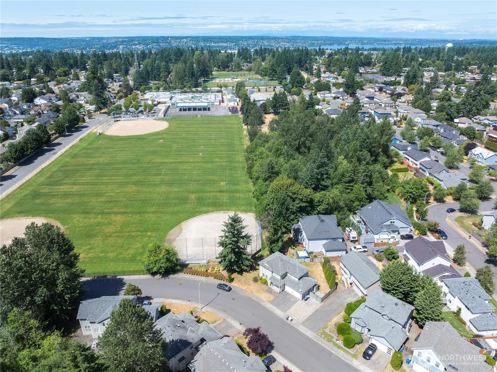 Property photo for 861 Bremerton Avenue Ne, Renton photo 4