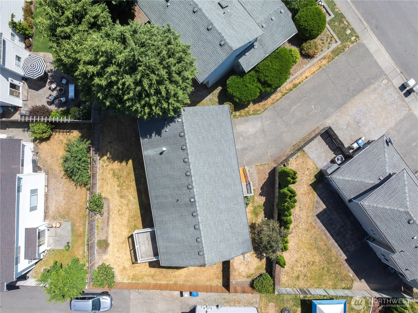 Property photo for 861 Bremerton Avenue Ne, Renton photo 2