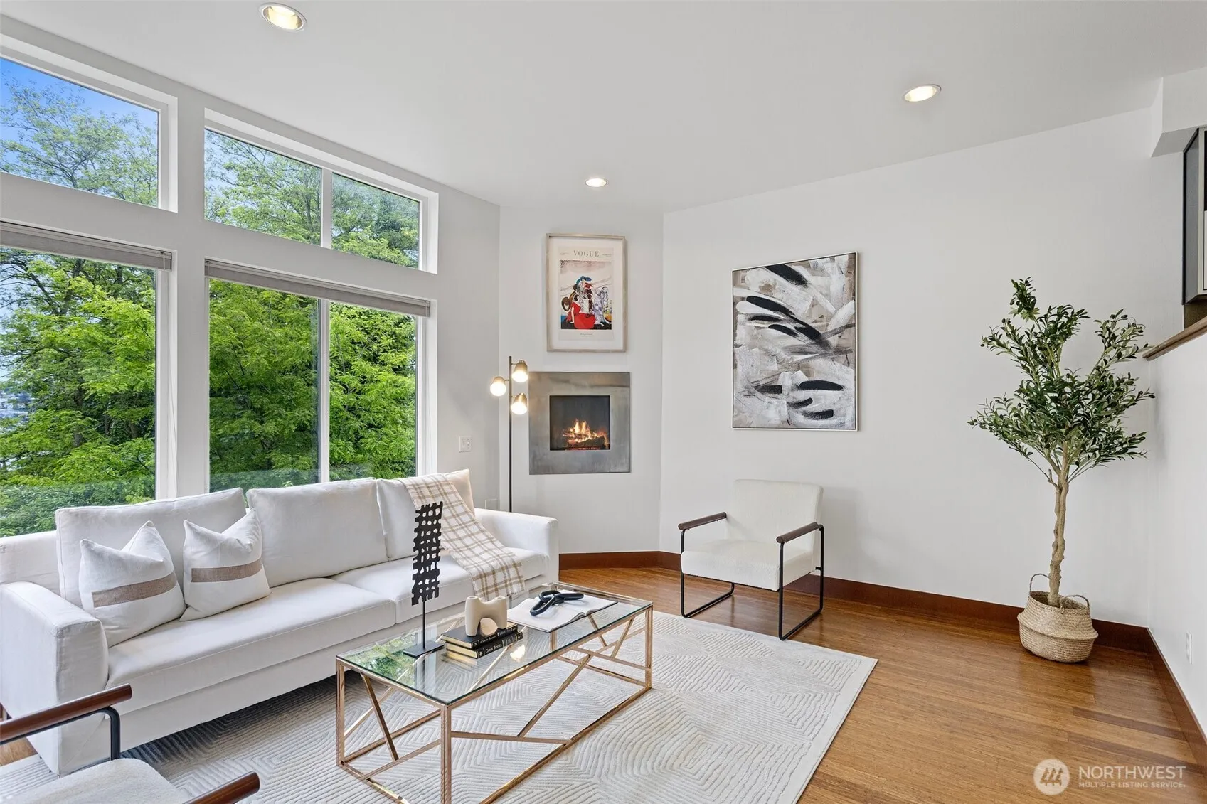 Property photo for 566 Mcgraw Street, Seattle photo 2