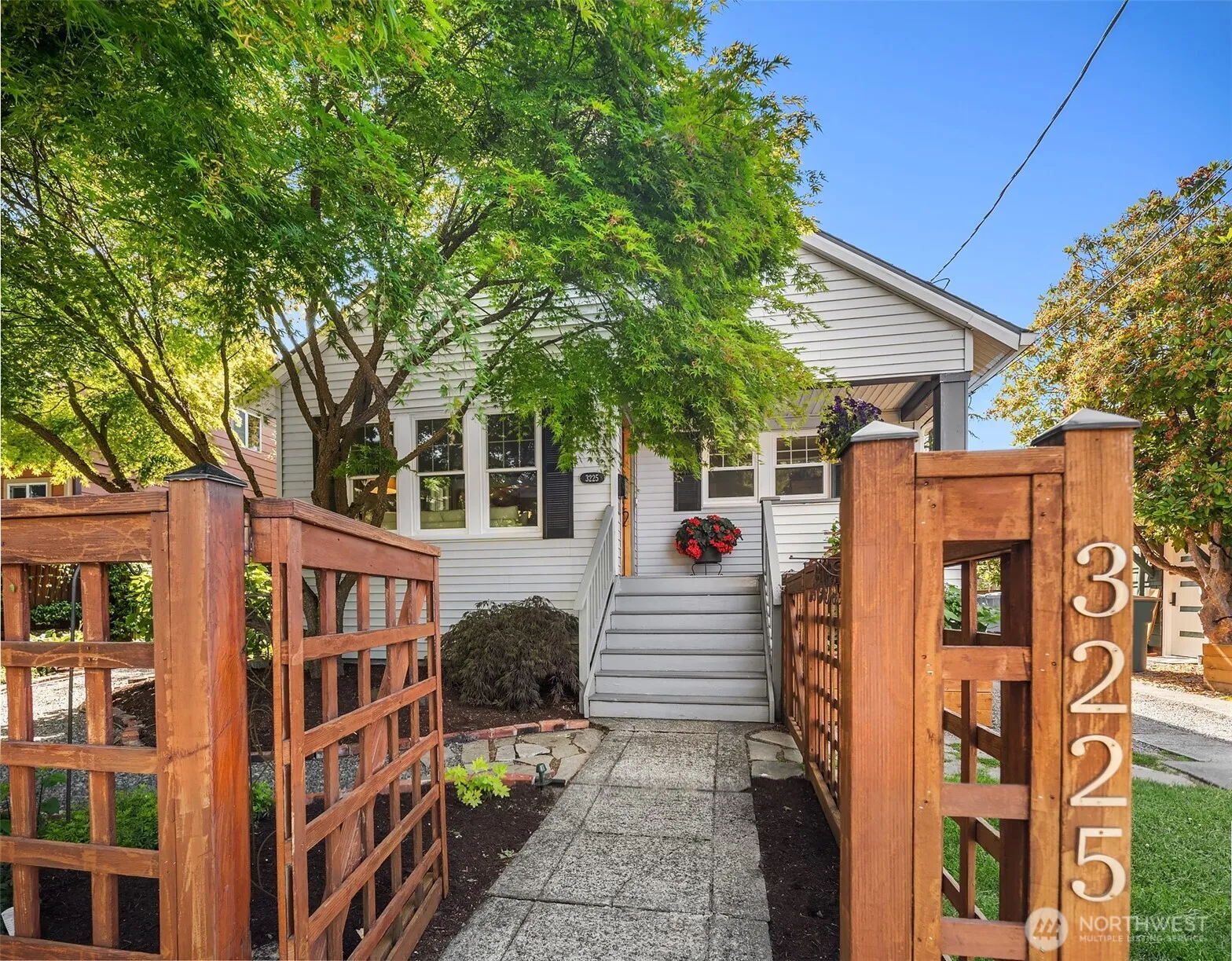 Property photo for 3225 Walnut Avenue Sw, Seattle photo 3