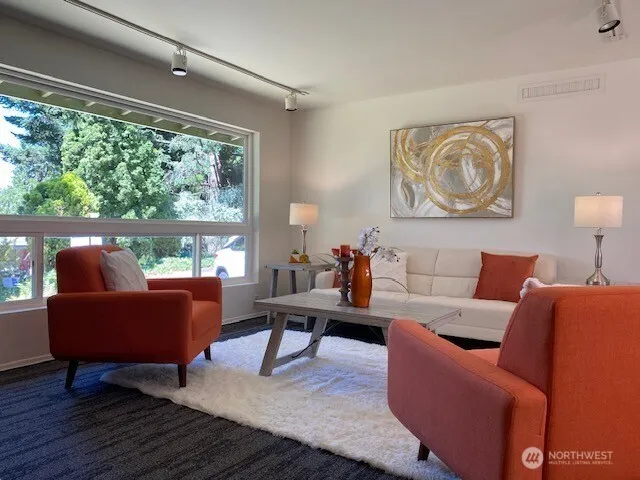 Property photo for 4117 Ne 107th Street, Seattle