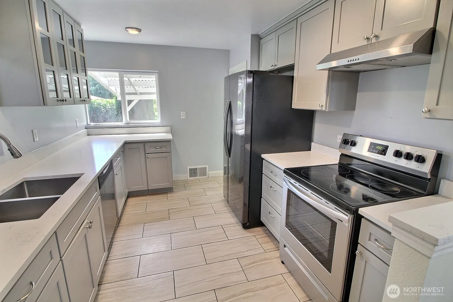 Property photo for 2309 Ne 9th Place, Renton photo 5