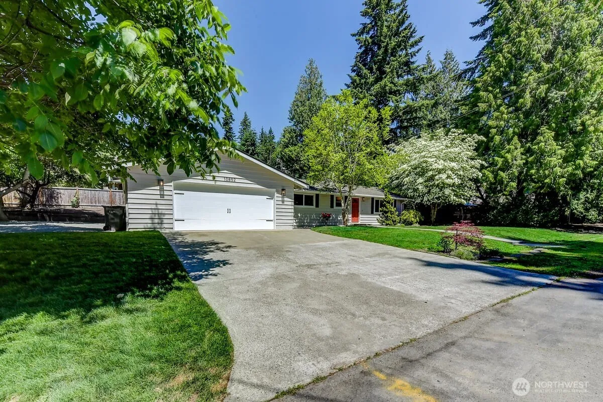 Property photo for 10852 Ne 108th Street, Kirkland photo 2