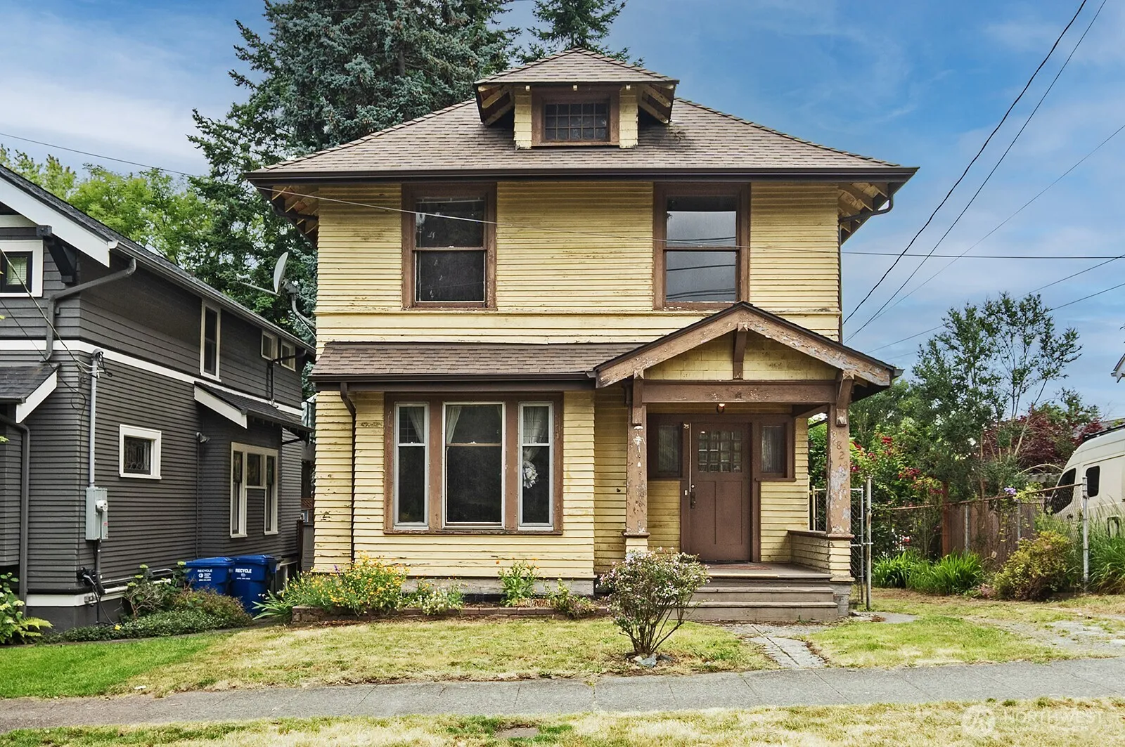 Property photo for 3823 Densmore Avenue N, Seattle
