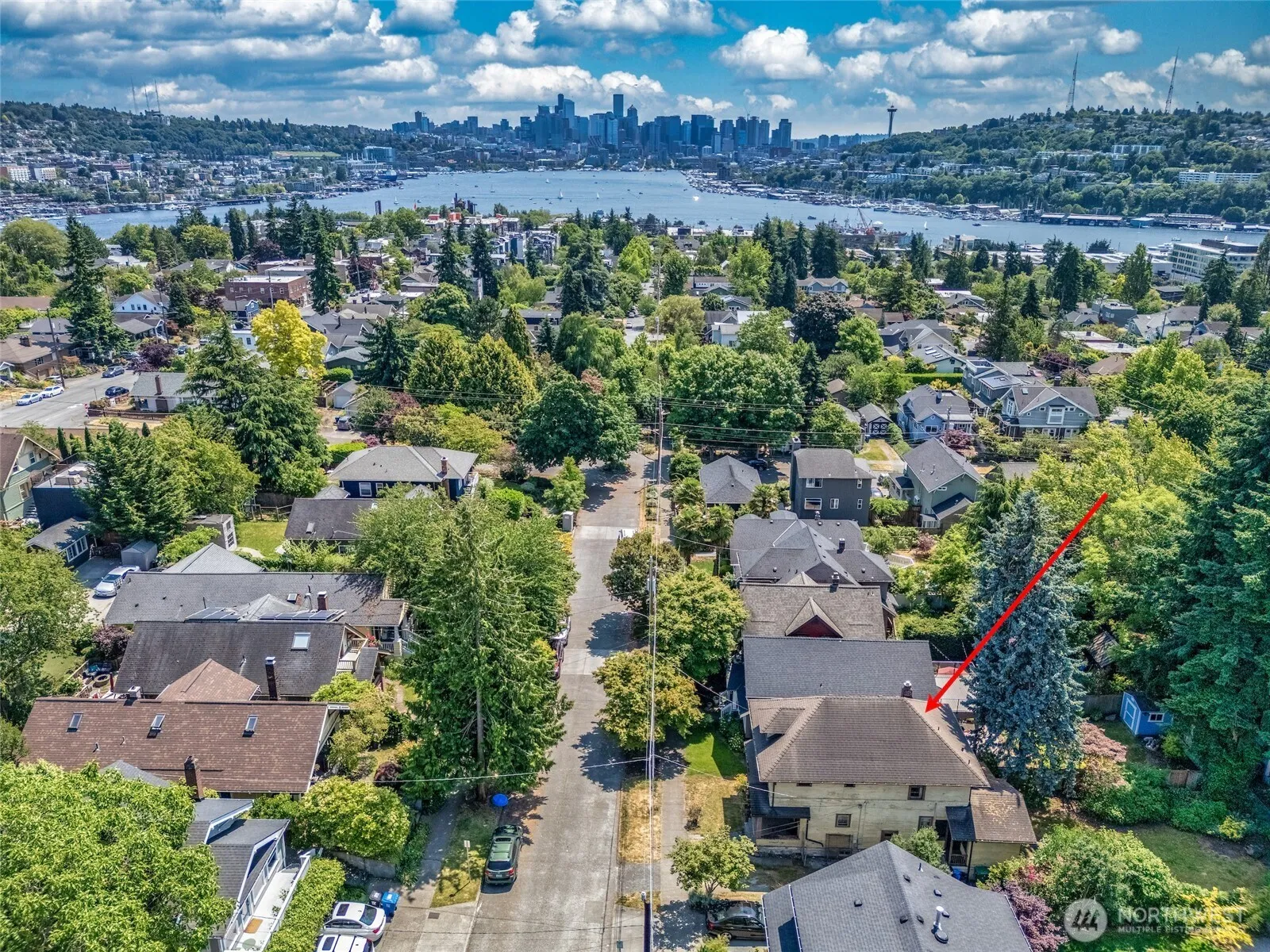 Property photo for 3823 Densmore Avenue N, Seattle photo 2