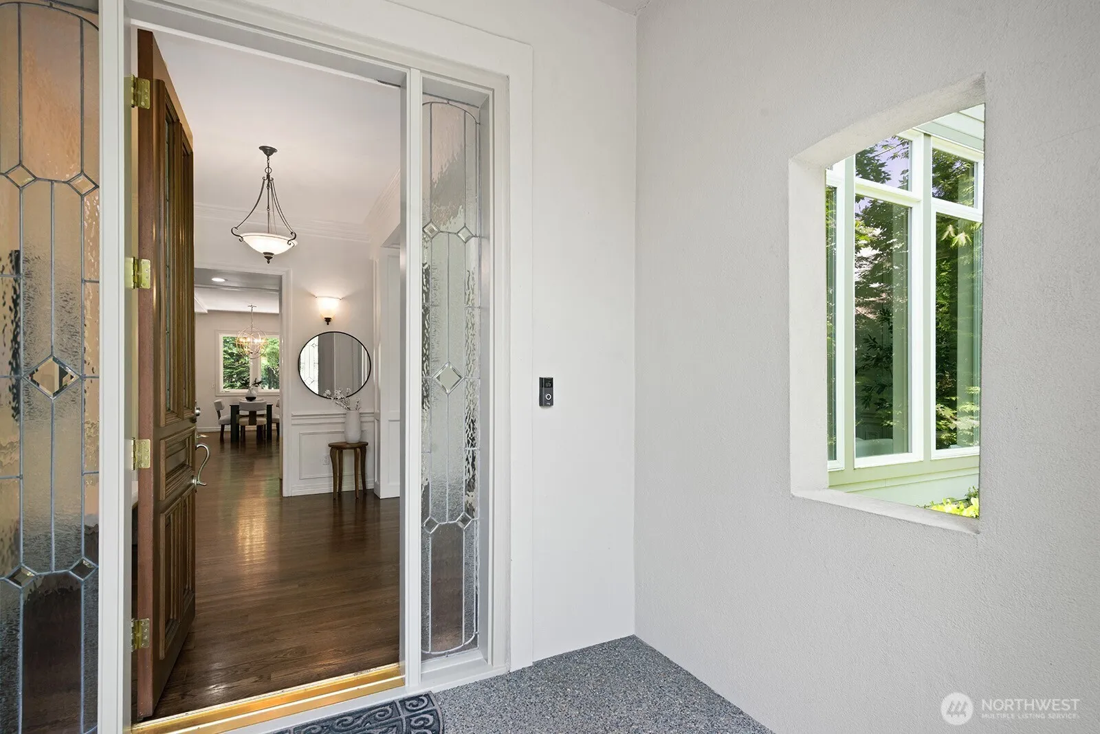 Property photo for 4935 163rd Place Se, Bellevue photo 2