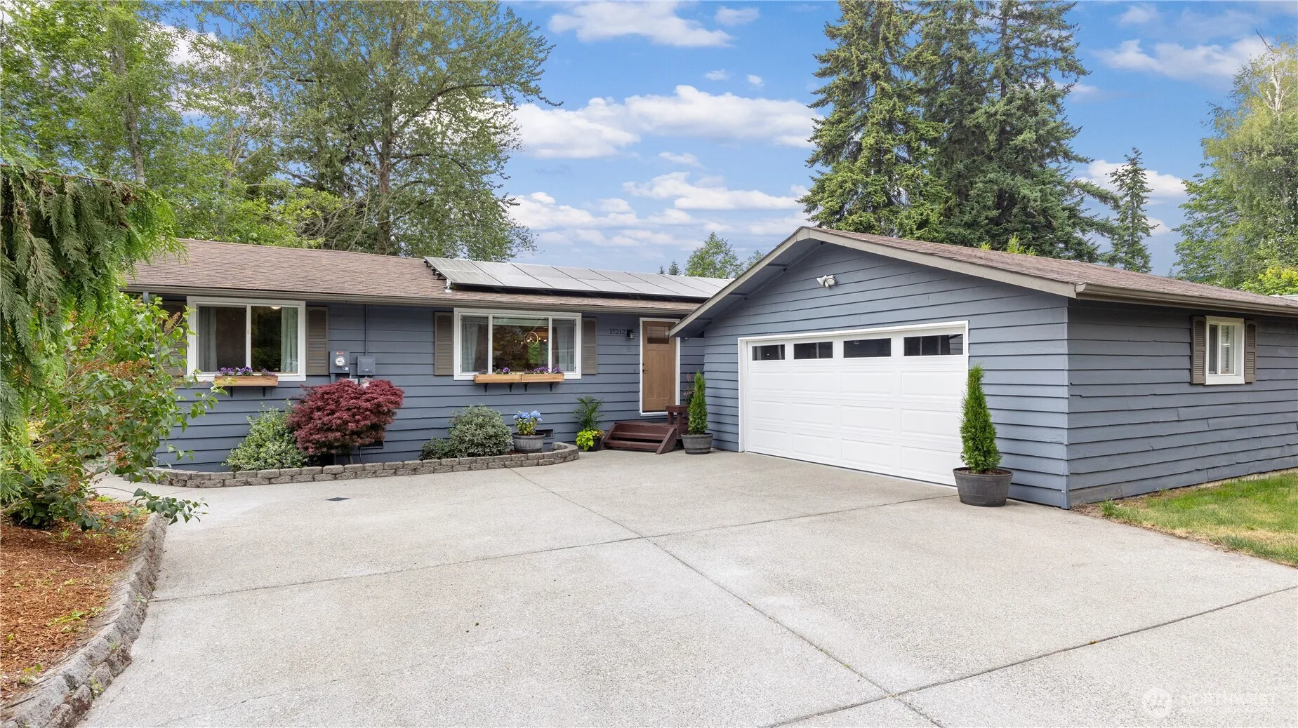 Property photo for 17212 Spruce Way, Lynnwood