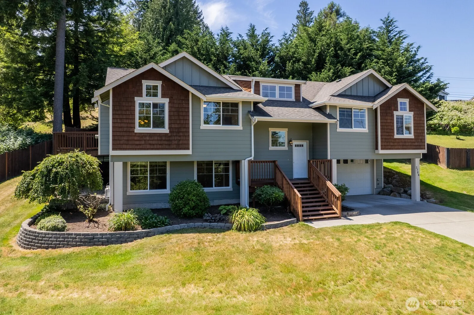 Property photo for 3706 54th Street E, Tacoma photo 2