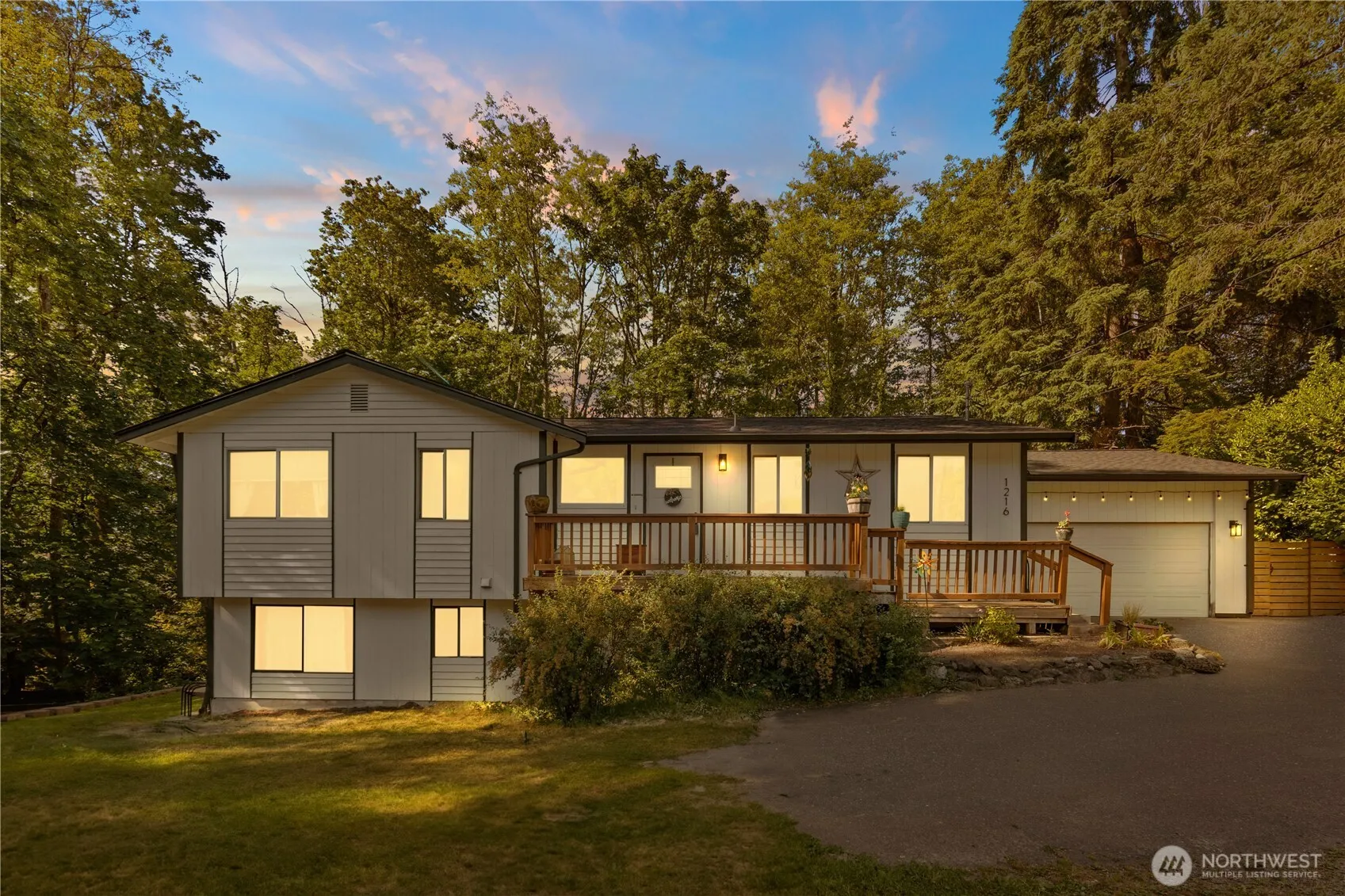 Property photo for 1216 Ne Vena Avenue, Bremerton