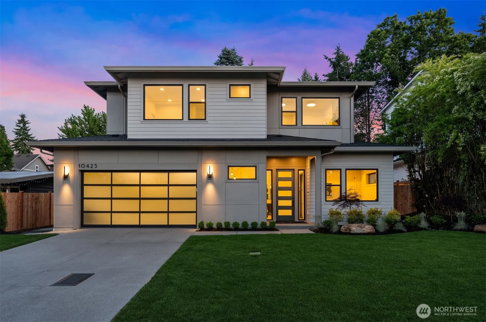 Property photo for 10425 Ne 28th Place, Bellevue
