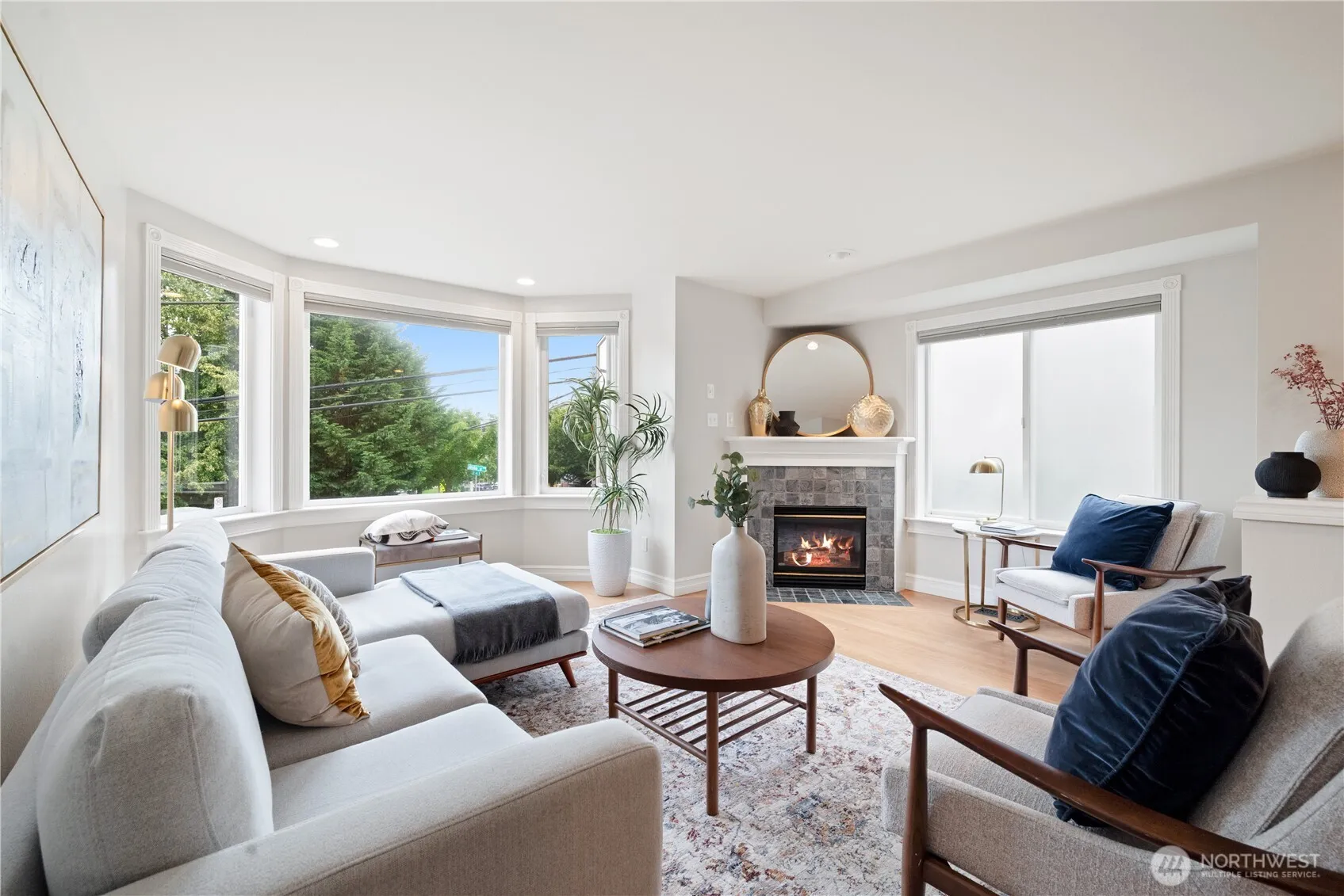 Property photo for 400 Aloha Street, Seattle photo 5
