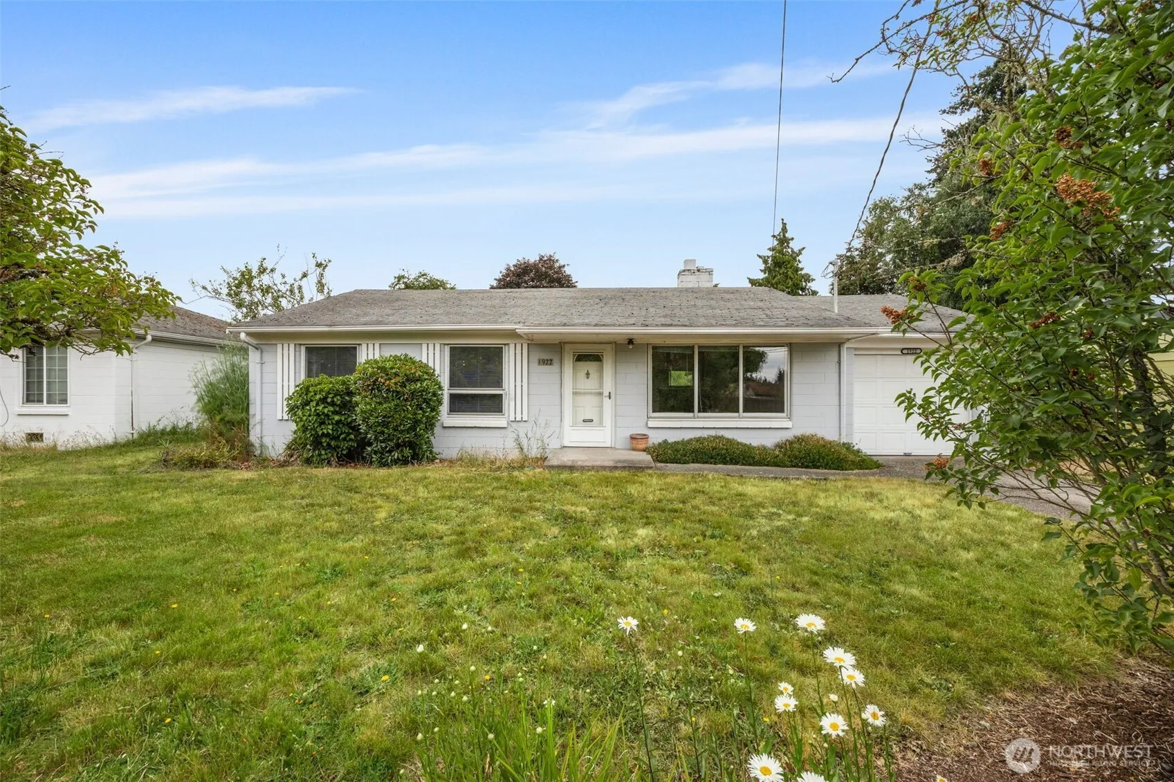 Property photo for 1922 Ne 135th Street, Seattle photo 2