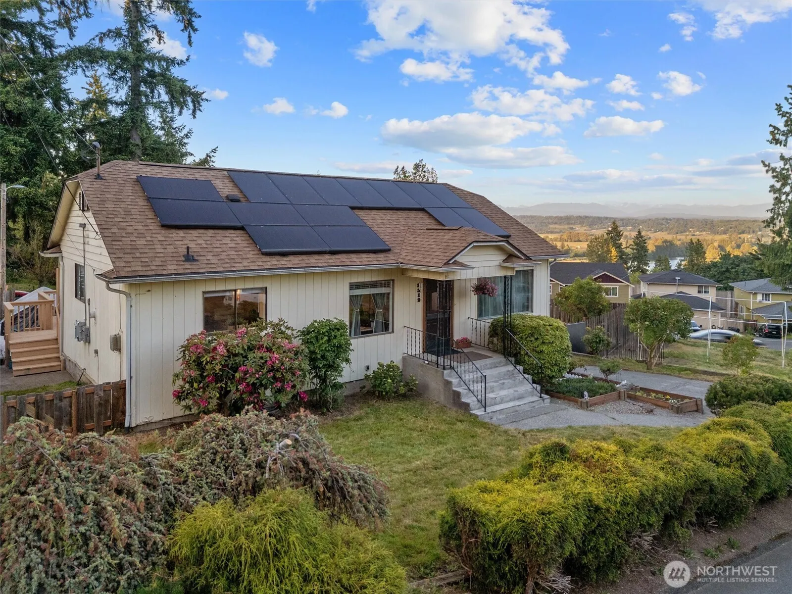 Property photo for 2319 Gale Place, Everett