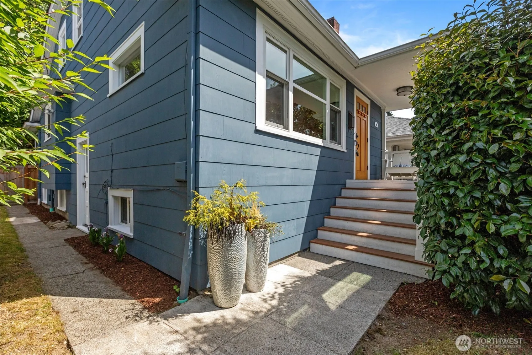 Property photo for 6218 26th Ave Ne, Seattle photo 3