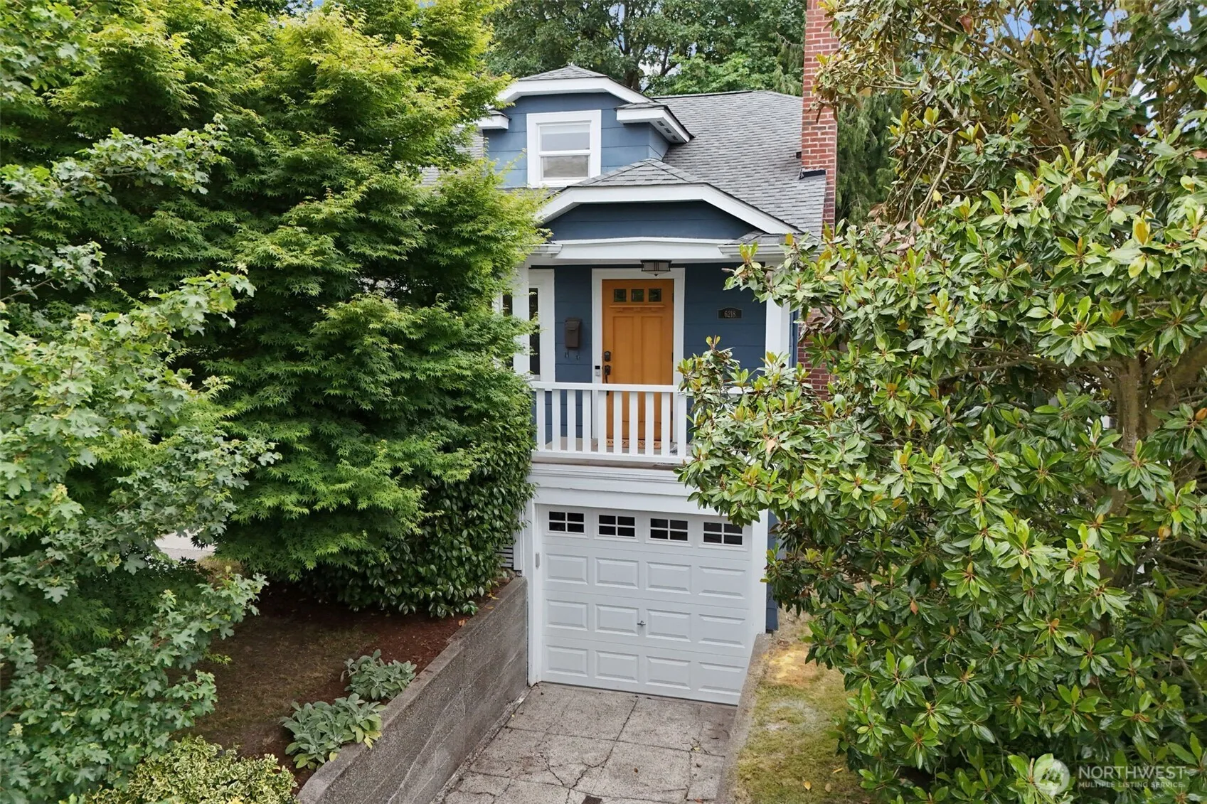 Property photo for 6218 26th Ave Ne, Seattle photo 2
