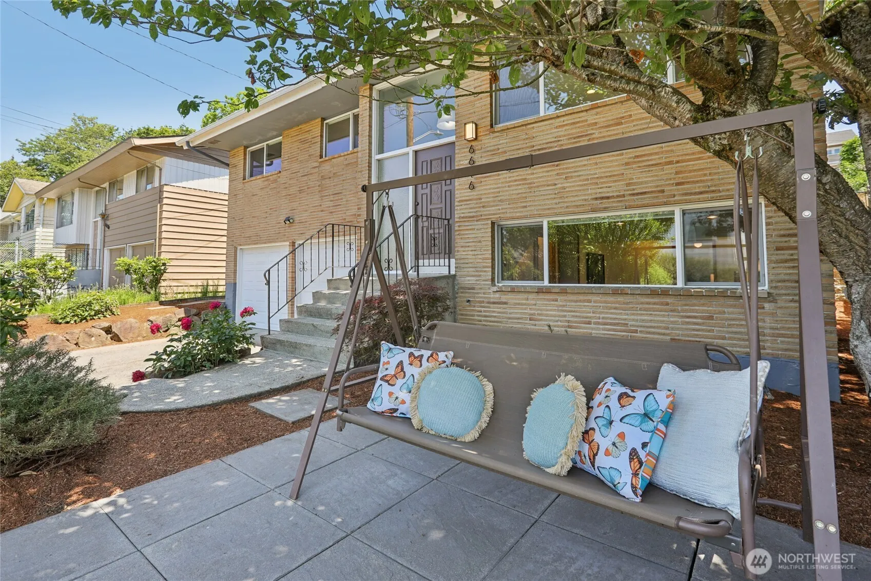 Property photo for 6616 49th Avenue S, Seattle photo 3