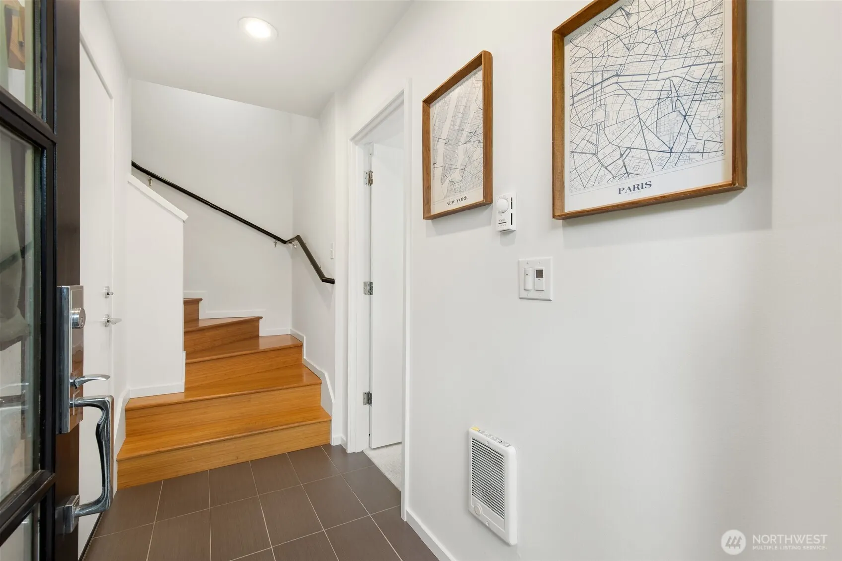 Property photo for 201 20th Avenue E, Seattle photo 5