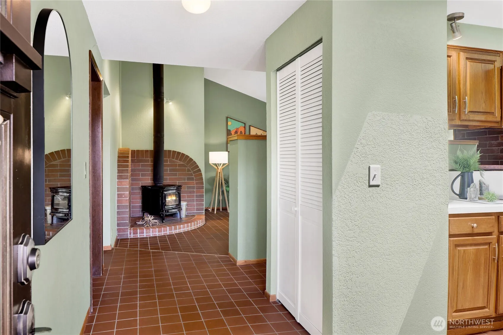 Property photo for 1106 Kenoyer Drive, Bellingham photo 5