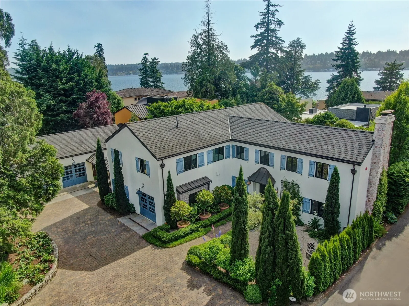 Property photo for 13407 Holmes Point Drive Ne, Kirkland photo 3