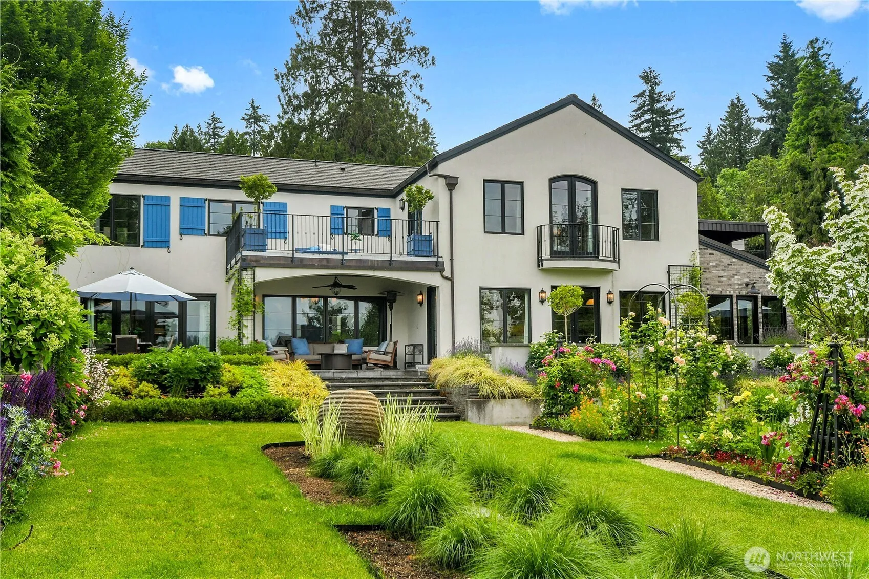Property photo for 13407 Holmes Point Drive Ne, Kirkland