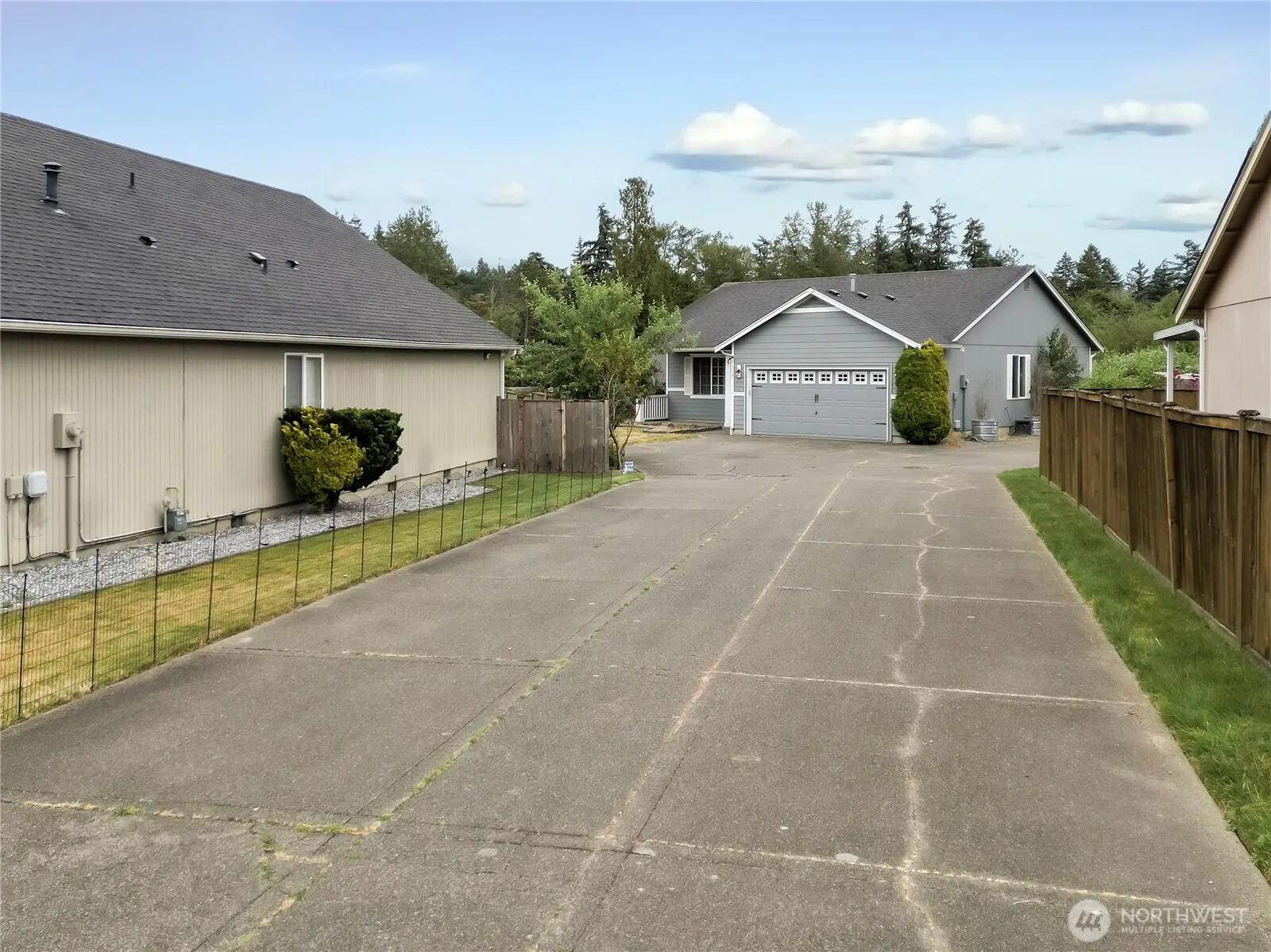 Property photo for 1318 130th Street E, Tacoma photo 2