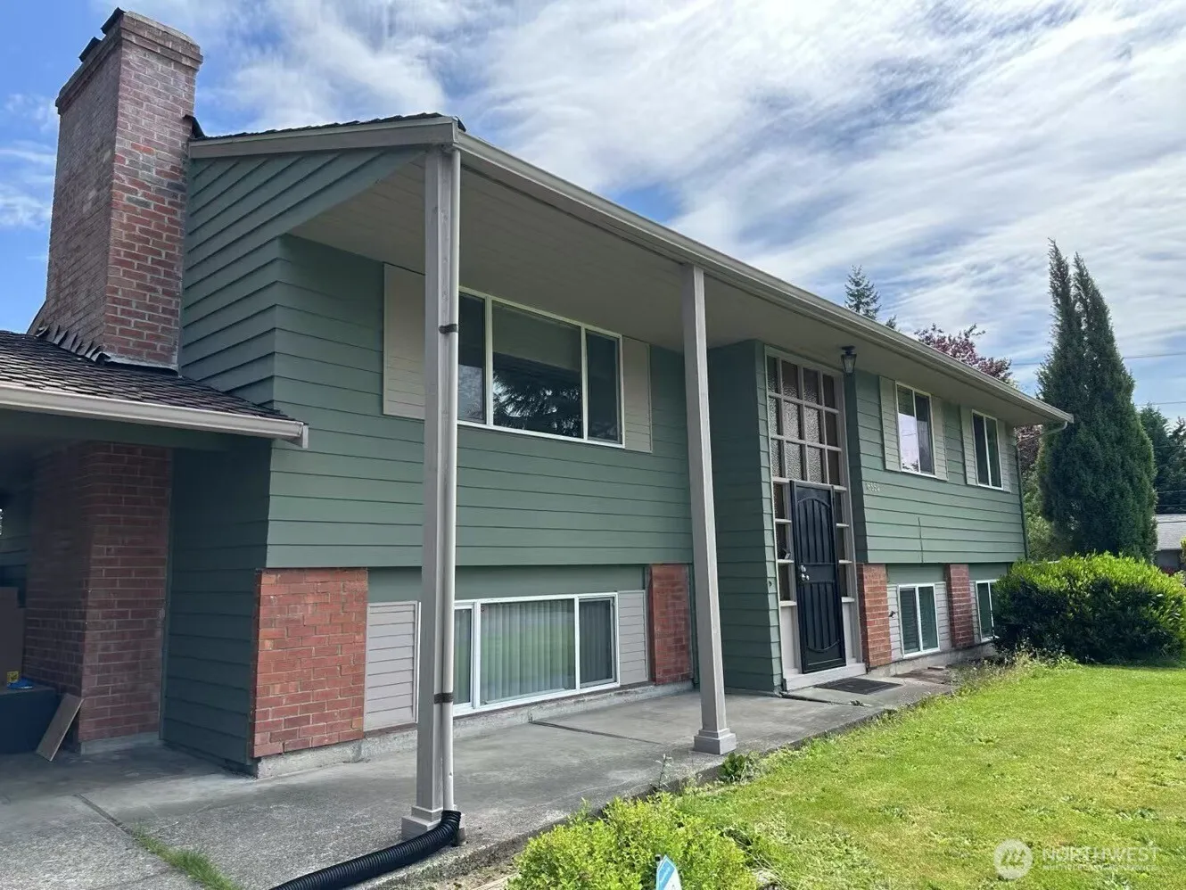 Property photo for 16554 119th Avenue Se, Renton photo 2