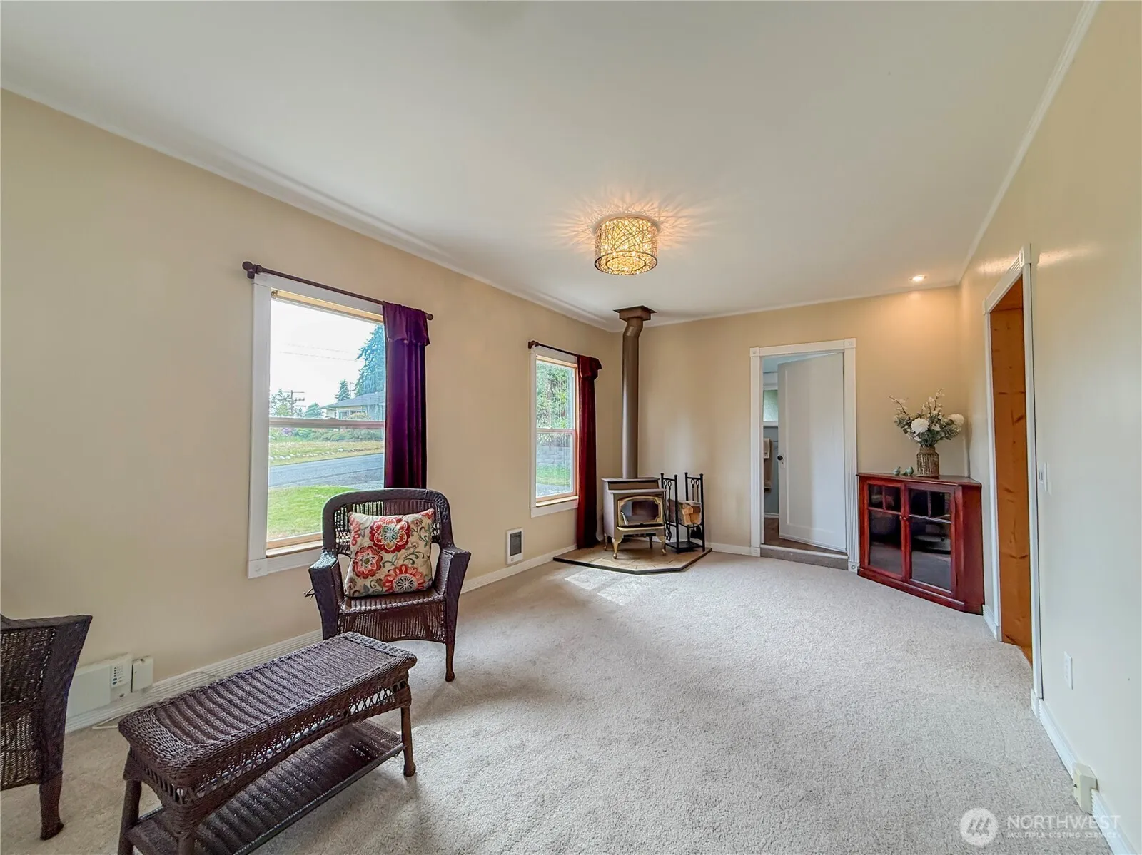 Property photo for 5302 Rockefeller Ave, Everett photo 4
